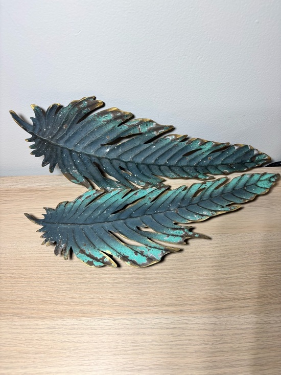 unbranded Other - Wall Art Turquoise Feathers (2) Metal Accent Hangers On Back Preowned Pristine